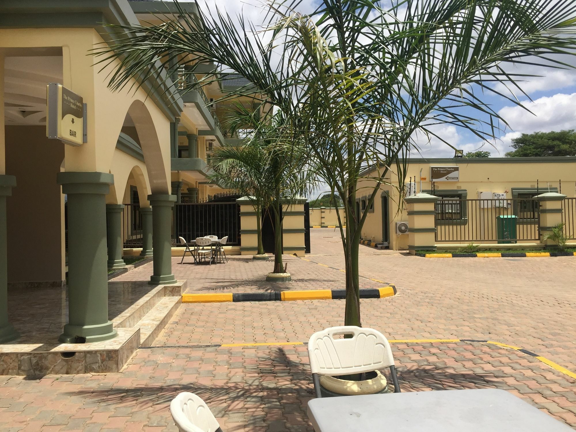 The Prince Charles Hotel Lusaka Esterno foto